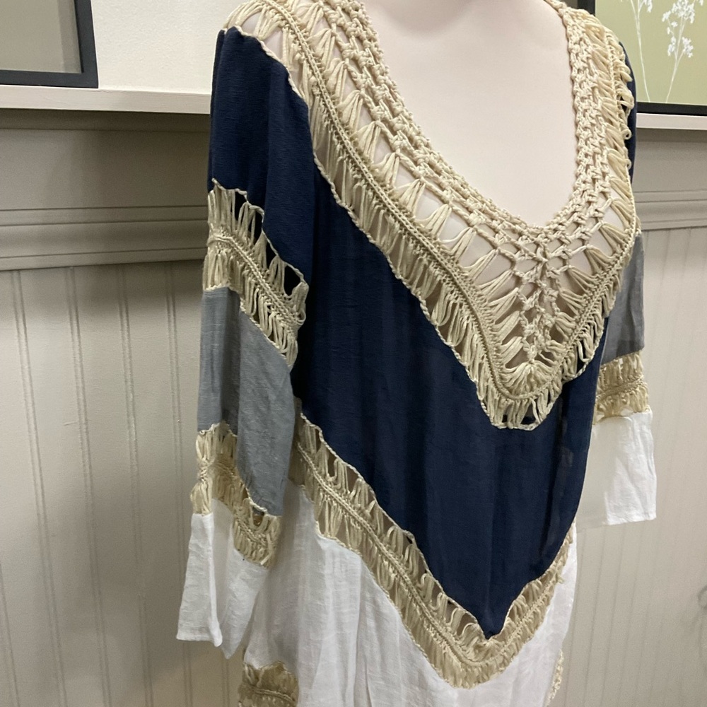 Arianna by Howard’s Boho Crochet Tunic Top – Size L/XL - Picture 3 of 5